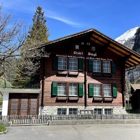 Familienferien Im Chalet Baergli 坎德施泰格 外观 照片